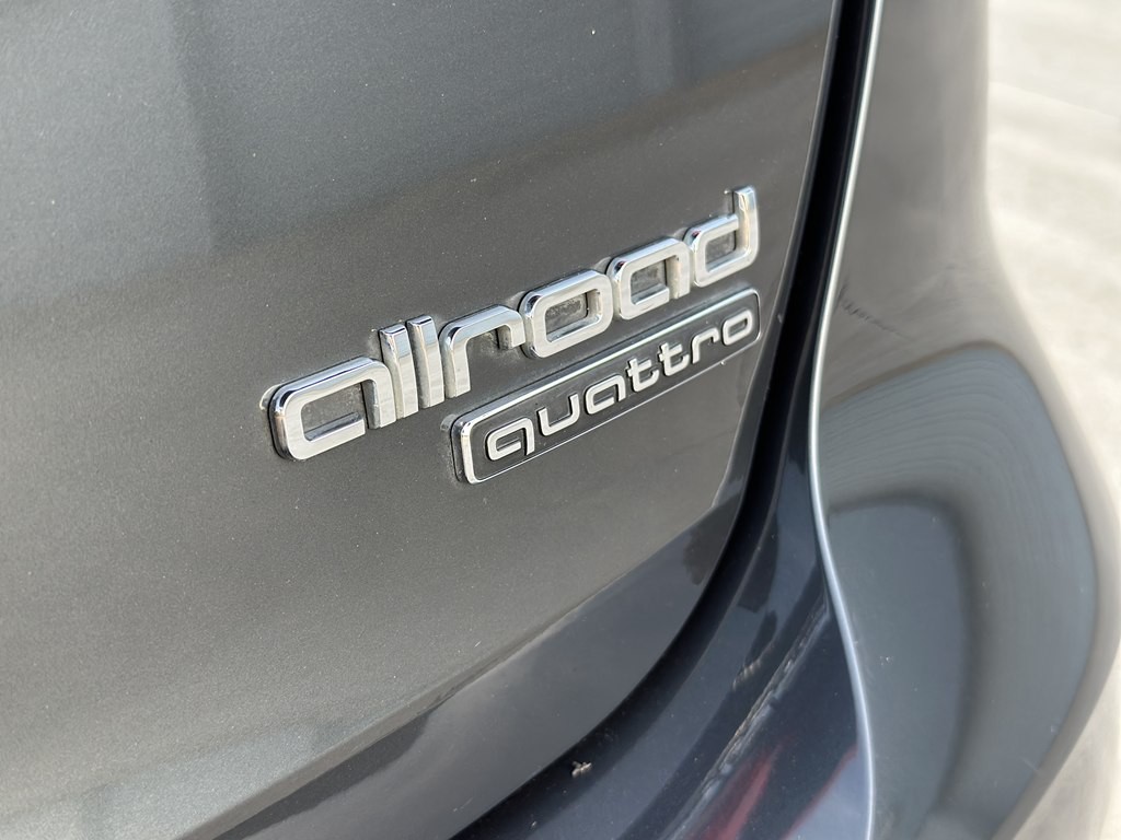 2017 Audi A4 Image 9