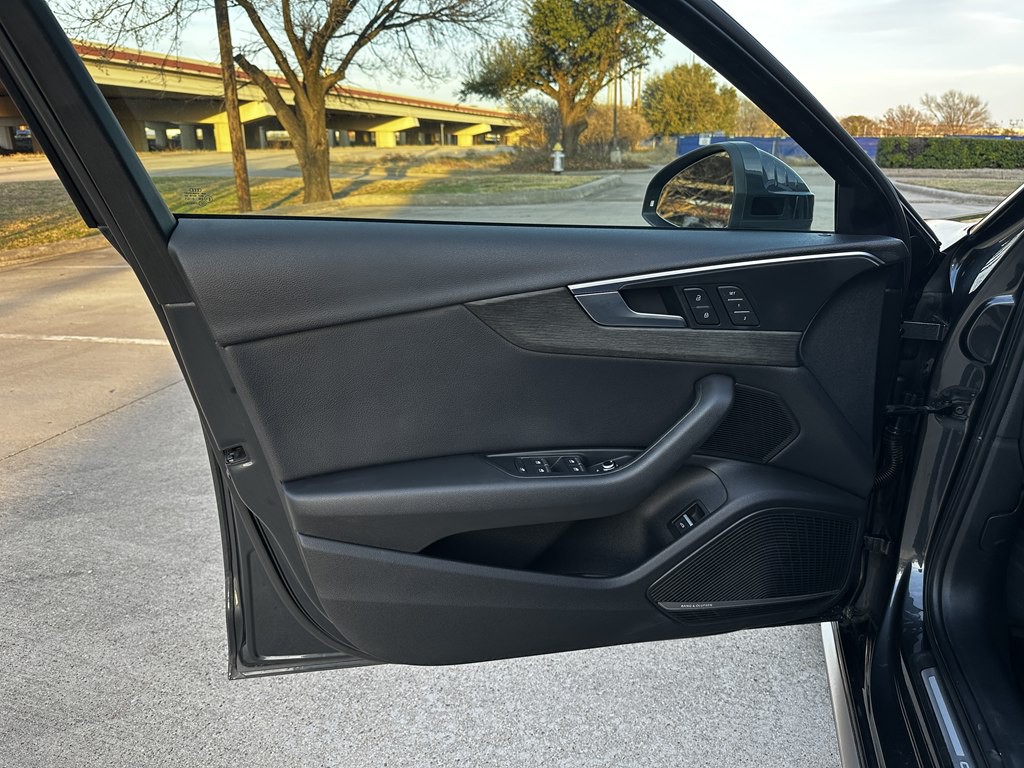 2017 Audi A4 Image 10