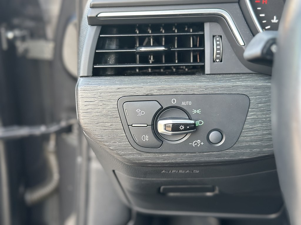 2017 Audi A4 Image 15