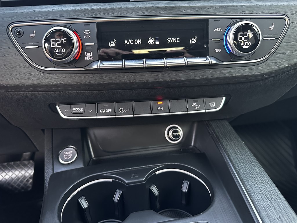 2017 Audi A4 Image 25