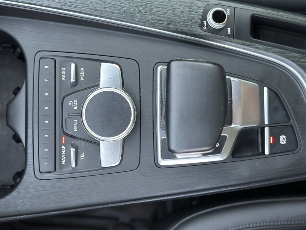 2017 Audi A4 Image 27