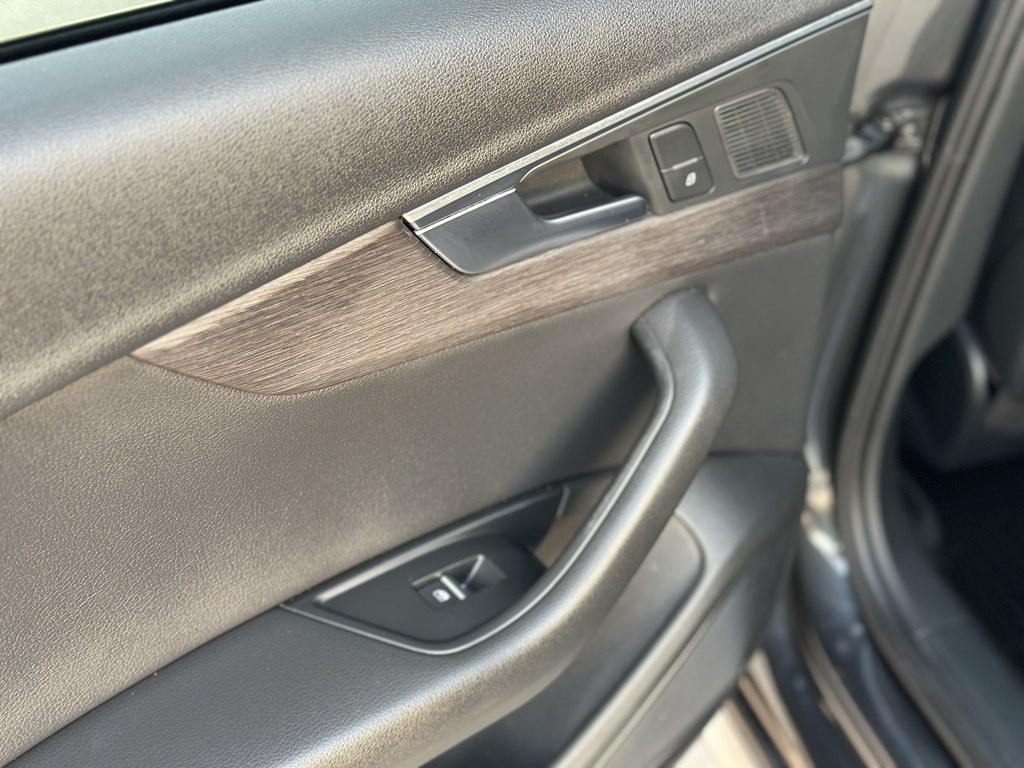 2017 Audi A4 Image 33