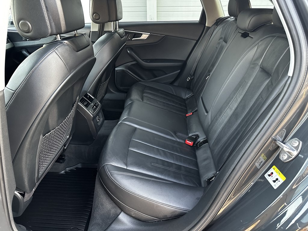 2017 Audi A4 Image 34