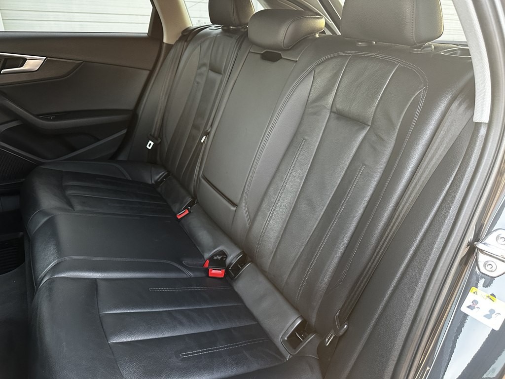 2017 Audi A4 Image 35