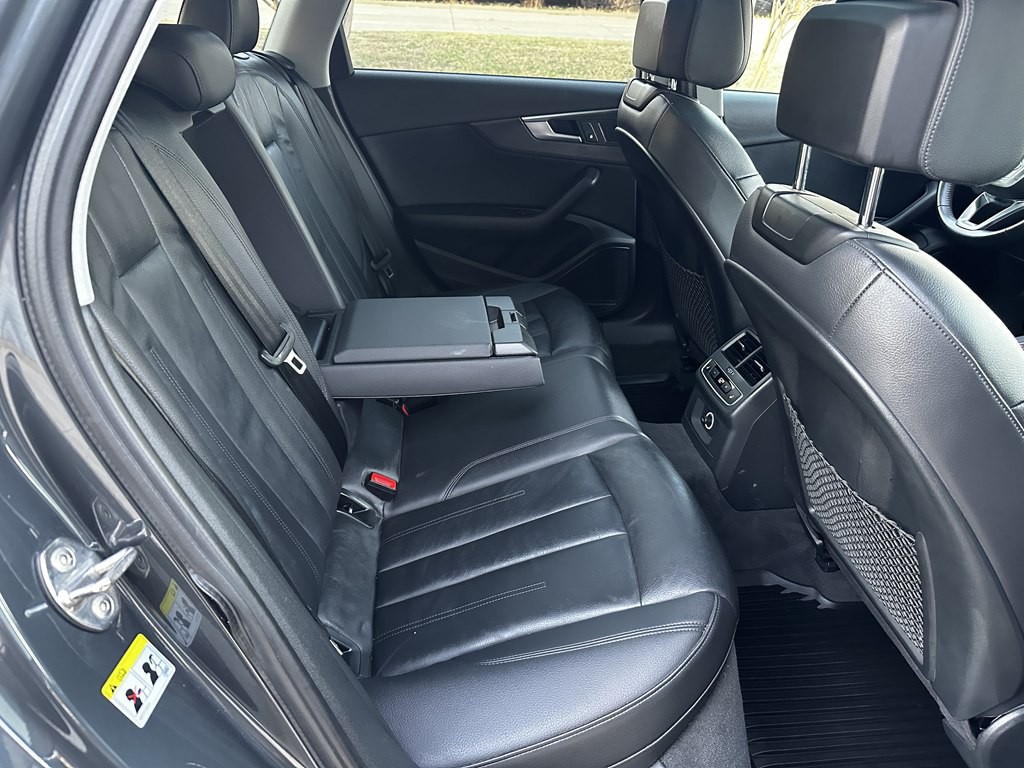 2017 Audi A4 Image 40