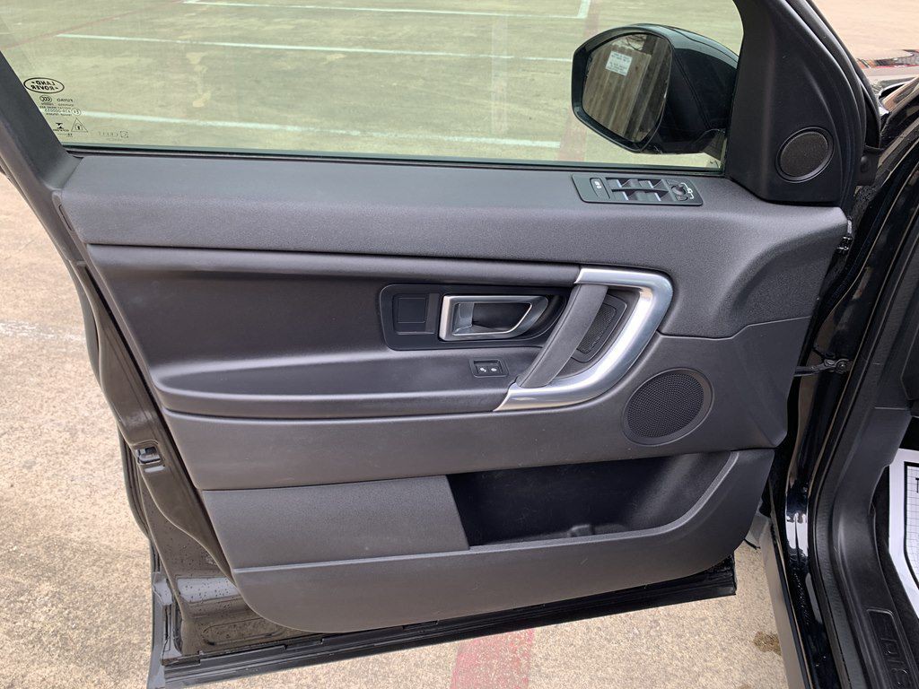 2016 Land Rover Discovery Sport Image 9