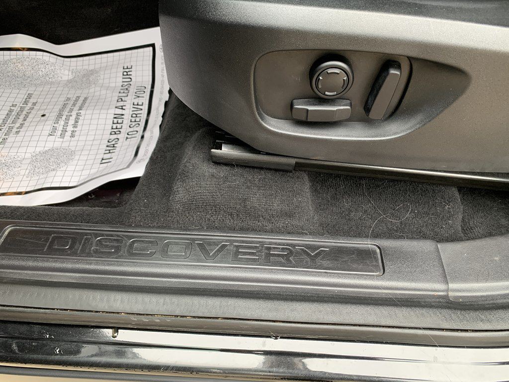 2016 Land Rover Discovery Sport Image 12