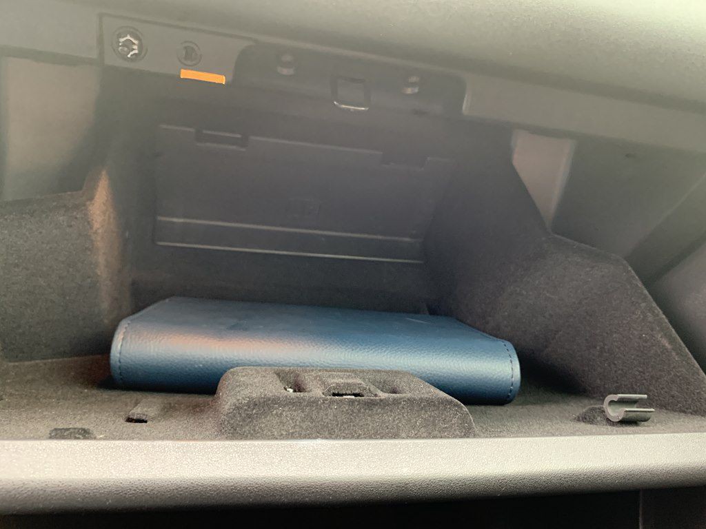 2016 Land Rover Discovery Sport Image 24