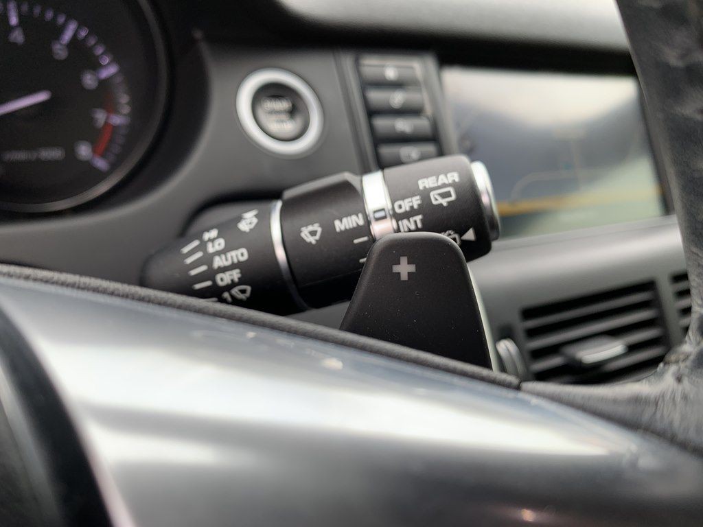 2016 Land Rover Discovery Sport Image 25