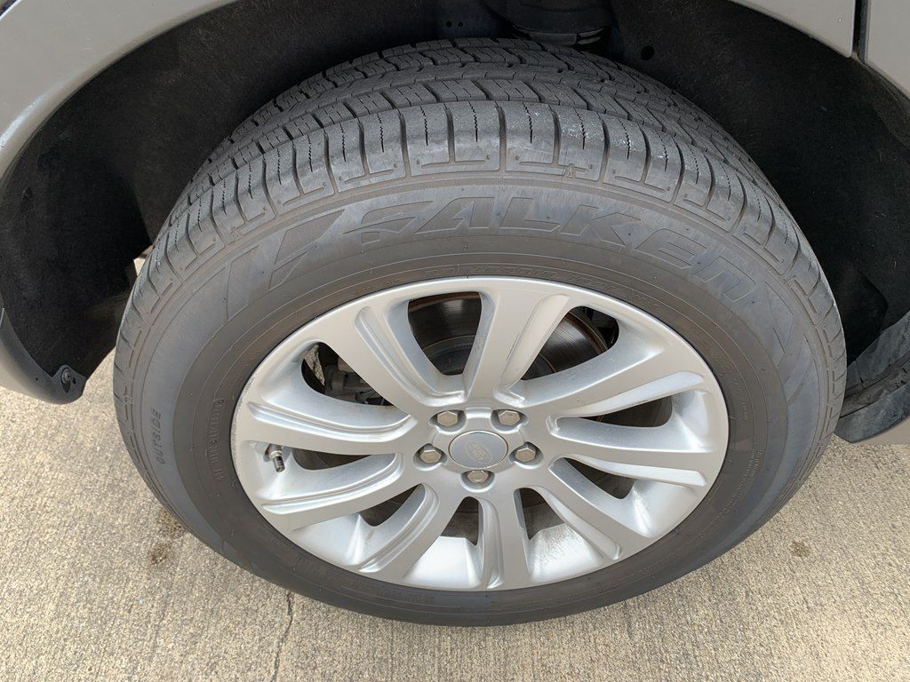 2016 Land Rover Discovery Sport Image 40