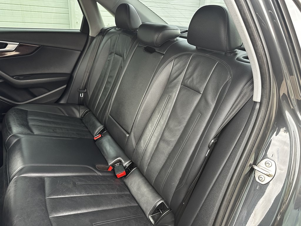 2018 Audi A4 Image 32