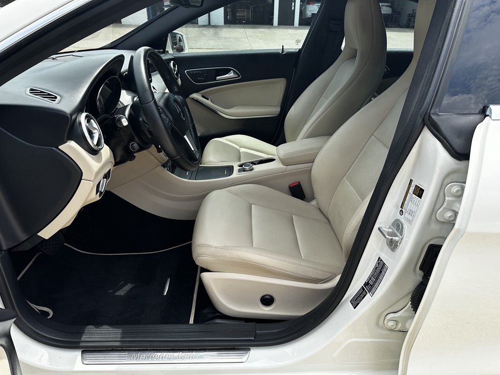 2014 Mercedes-Benz CLA-Class Image 11