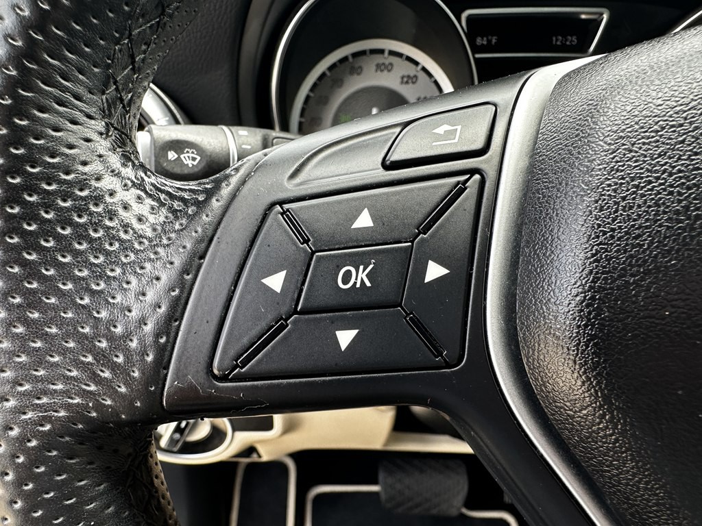 2014 Mercedes-Benz CLA-Class Image 15