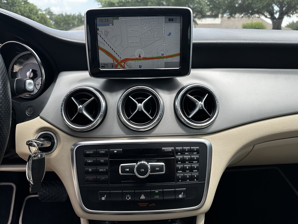 2014 Mercedes-Benz CLA-Class Image 17