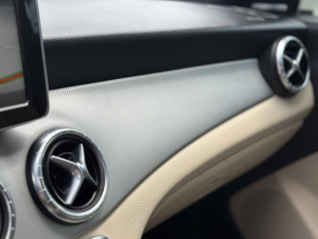 2014 Mercedes-Benz CLA-Class Image 26