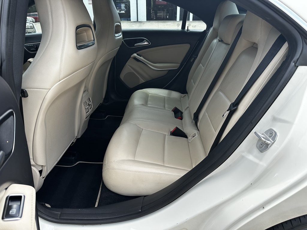 2014 Mercedes-Benz CLA-Class Image 29