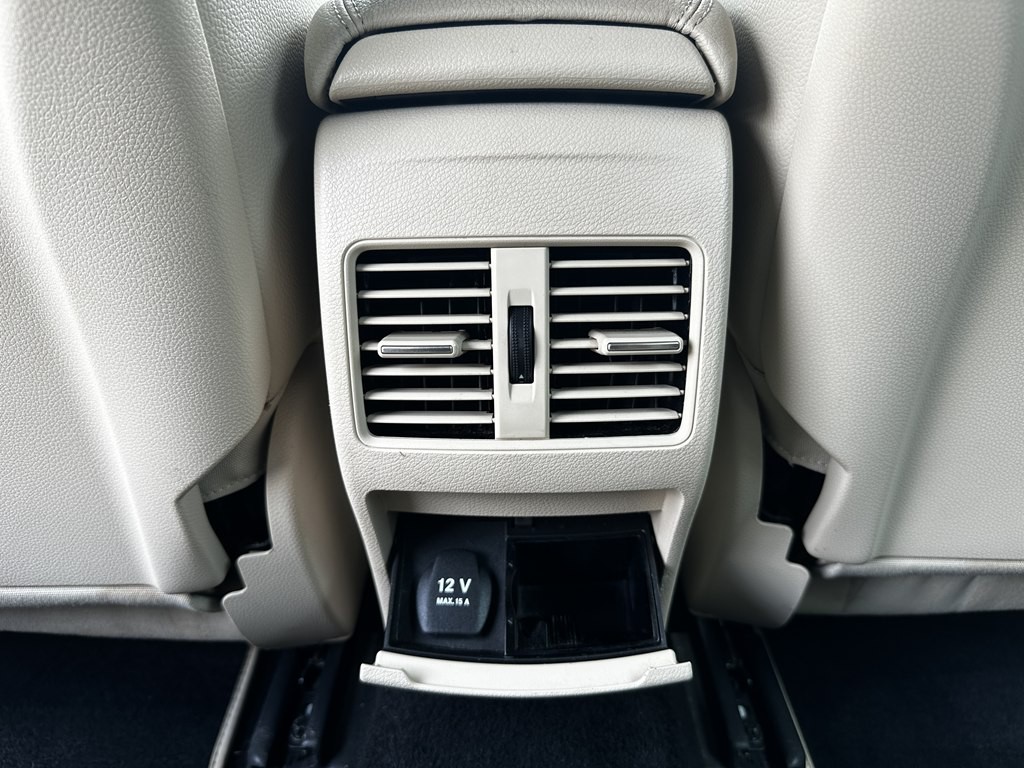 2014 Mercedes-Benz CLA-Class Image 31