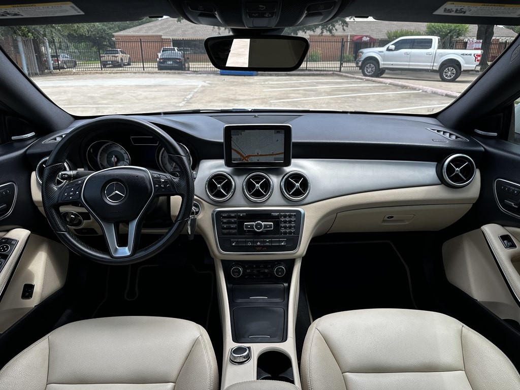 2014 Mercedes-Benz CLA-Class Image 32