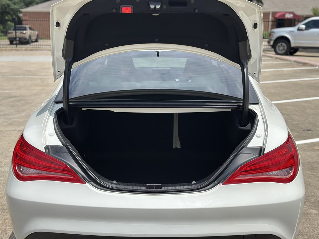 2014 Mercedes-Benz CLA-Class Image 36