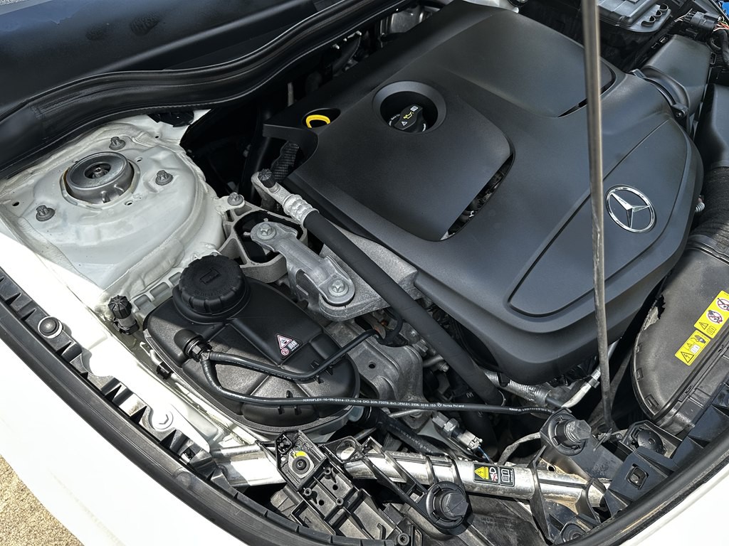 2014 Mercedes-Benz CLA-Class Image 38