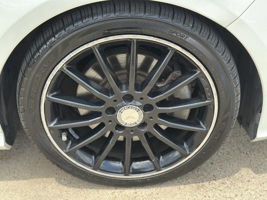2014 Mercedes-Benz CLA-Class Image 41