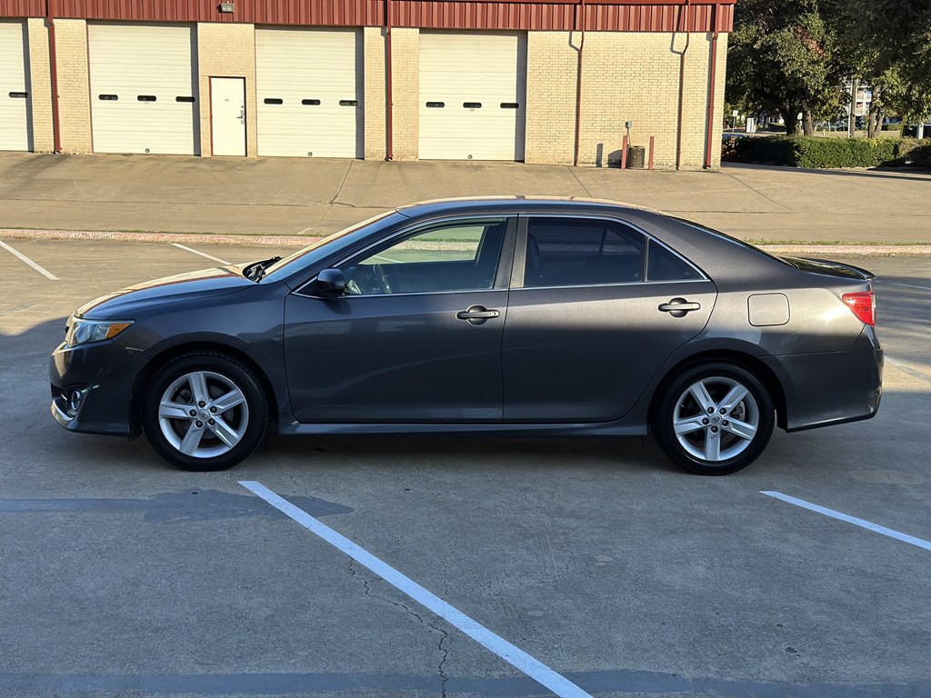 2014 Toyota Camry Image 8