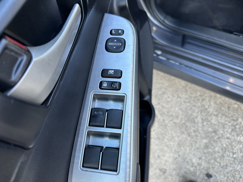 2014 Toyota Camry Image 10