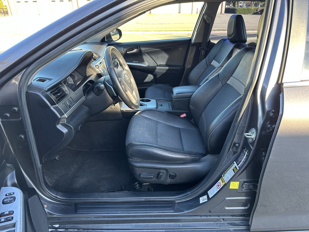 2014 Toyota Camry Image 11