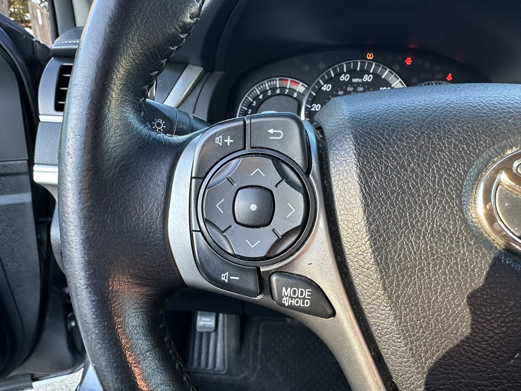 2014 Toyota Camry Image 16