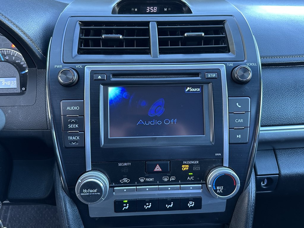 2014 Toyota Camry Image 17