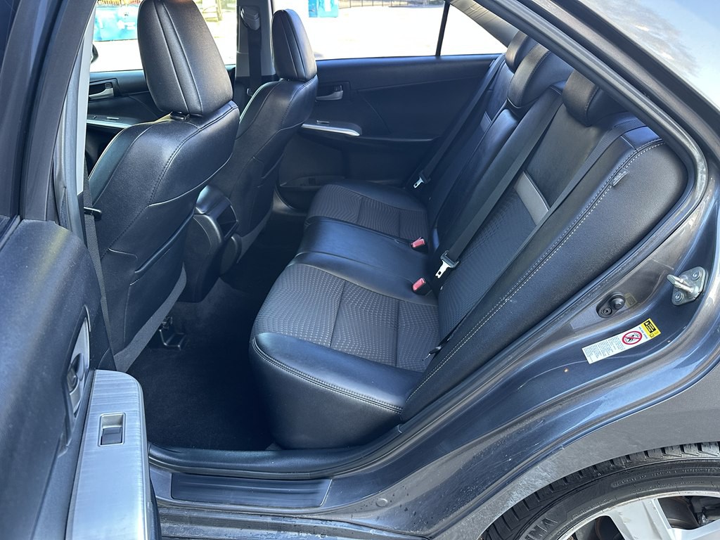 2014 Toyota Camry Image 24
