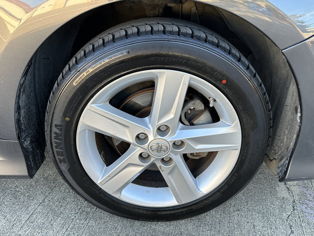 2014 Toyota Camry Image 29