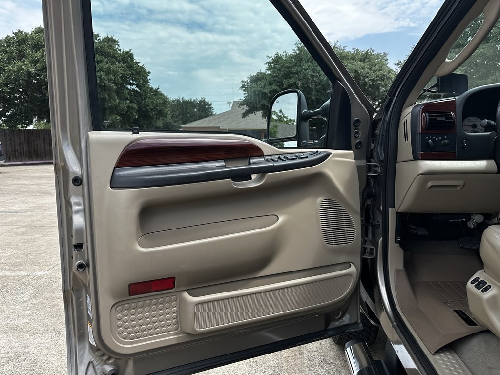 2005 Ford F-250 Image 14