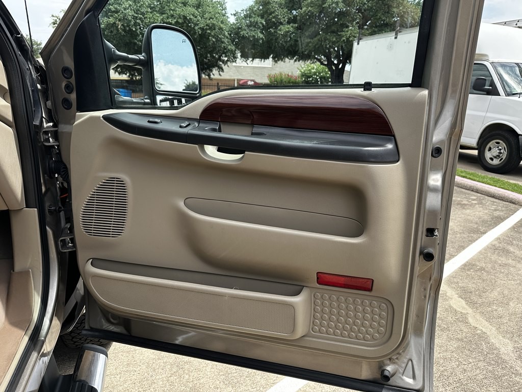 2005 Ford F-250 Image 33