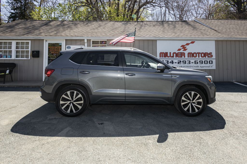 2022 Volkswagen Taos Image 1