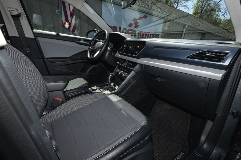 2022 Volkswagen Taos Image 13