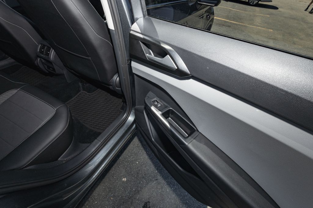 2022 Volkswagen Taos Image 18