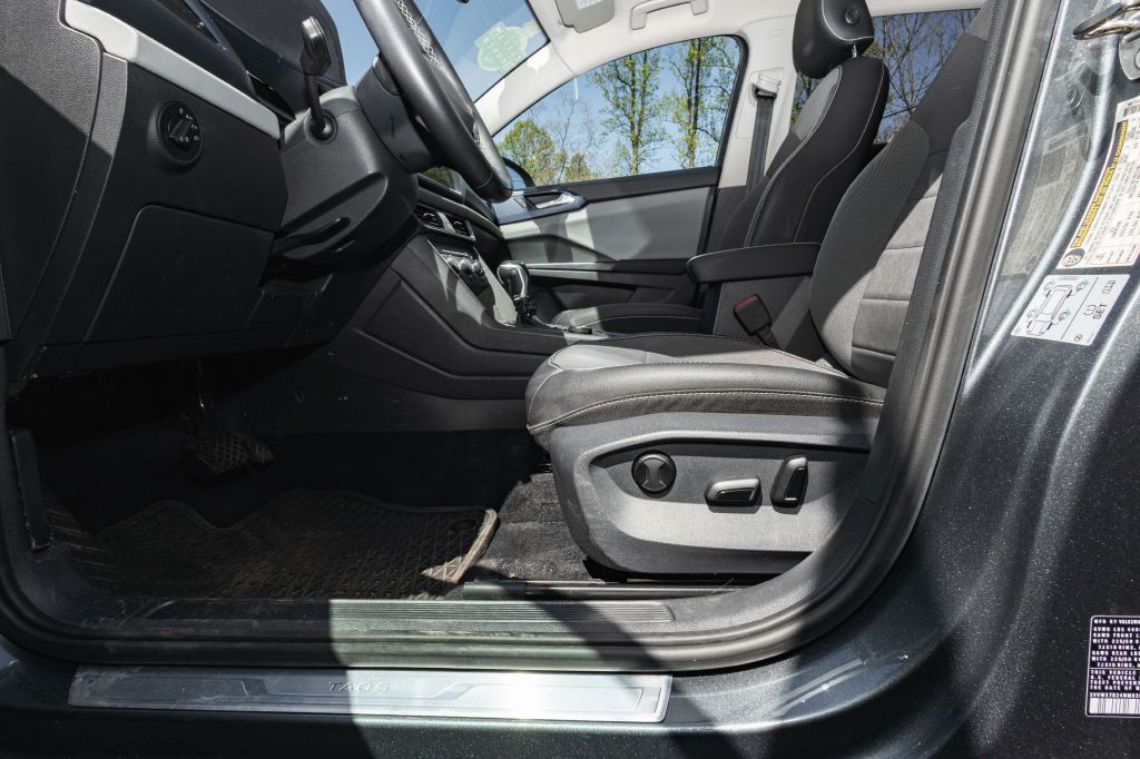 2022 Volkswagen Taos Image 42