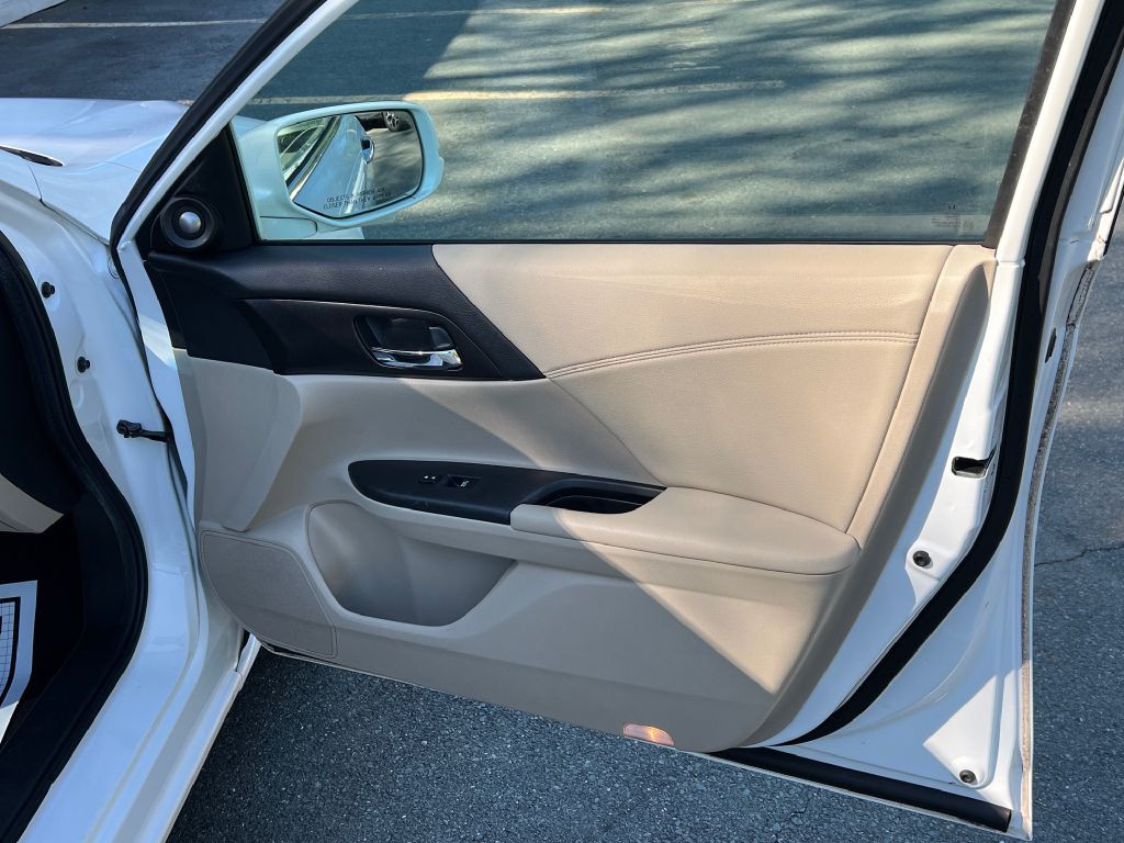 2013 Honda Accord Image 10