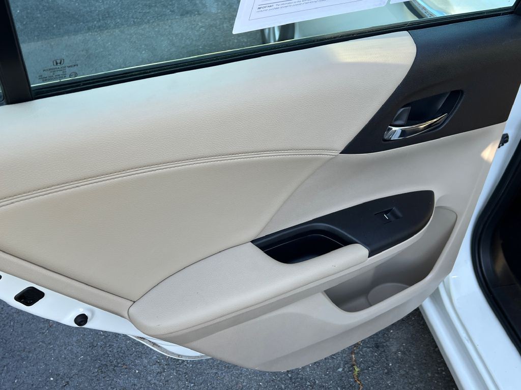2013 Honda Accord Image 11