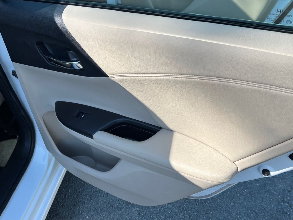 2013 Honda Accord Image 12