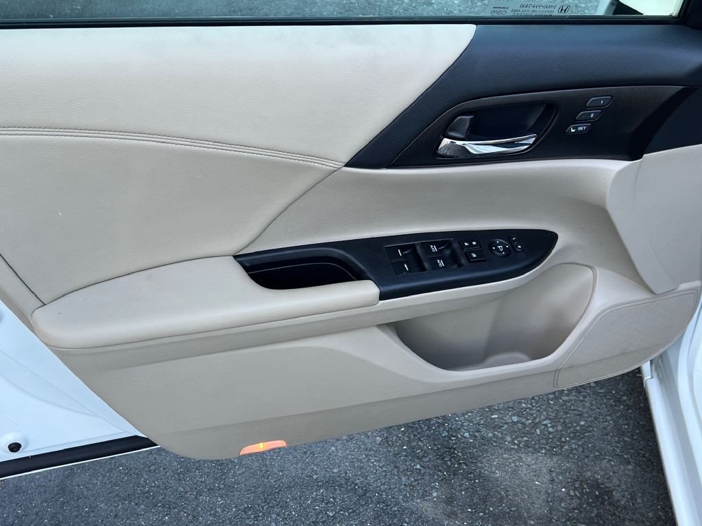2013 Honda Accord Image 13
