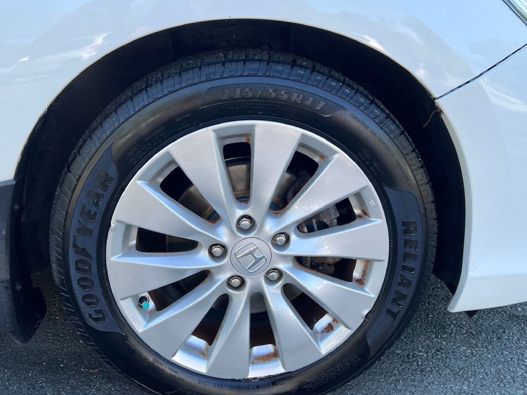 2013 Honda Accord Image 18