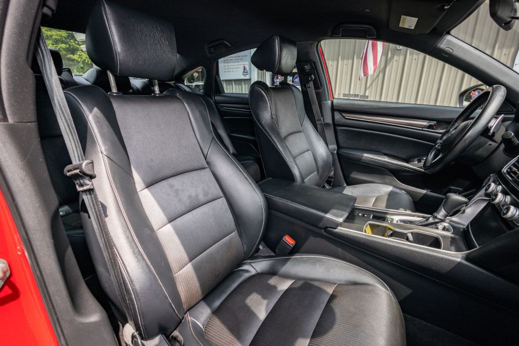 2018 Honda Accord Image 17