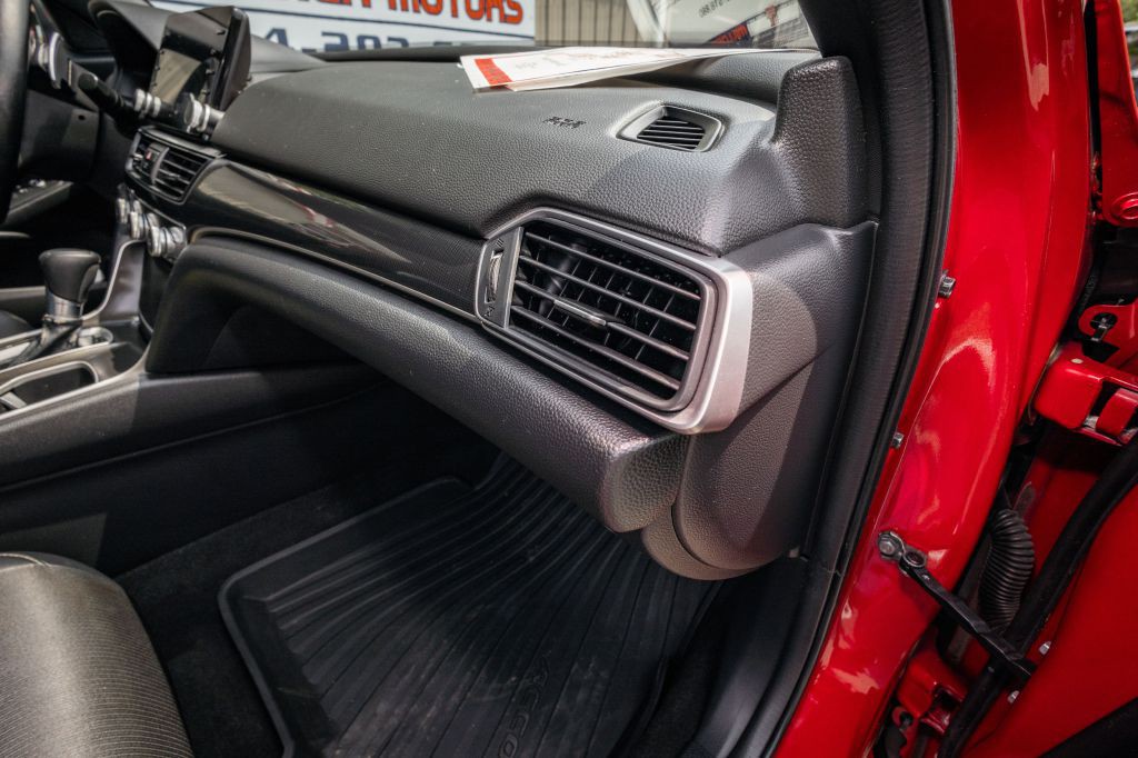 2018 Honda Accord Image 19