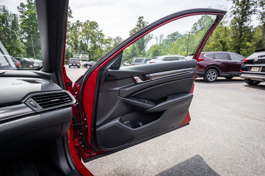 2018 Honda Accord Image 24