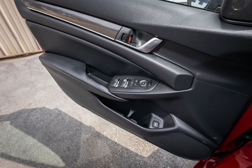 2018 Honda Accord Image 29