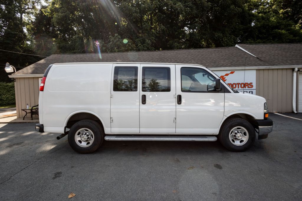 2023 Chevrolet Express Image 1