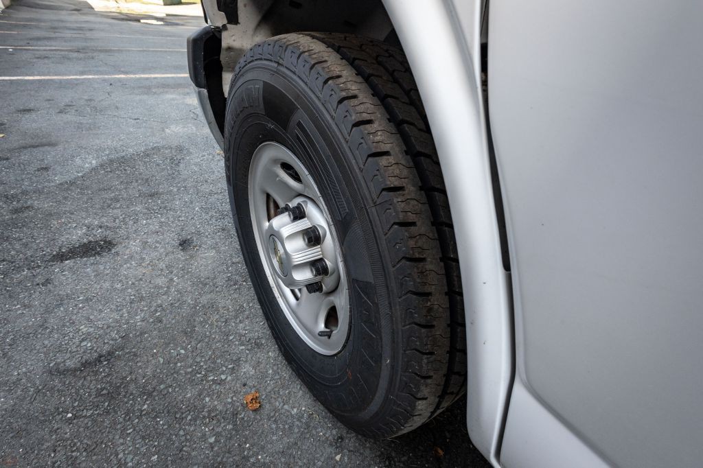 2023 Chevrolet Express Image 5
