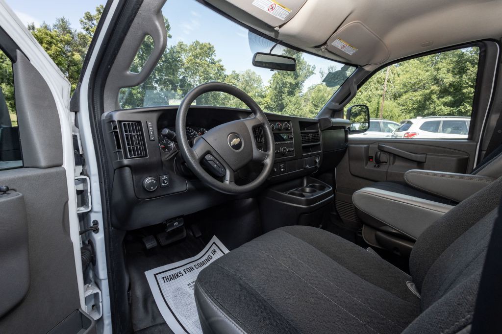 2023 Chevrolet Express Image 17